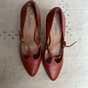 Uterque Never Worn Tan Leather Heels